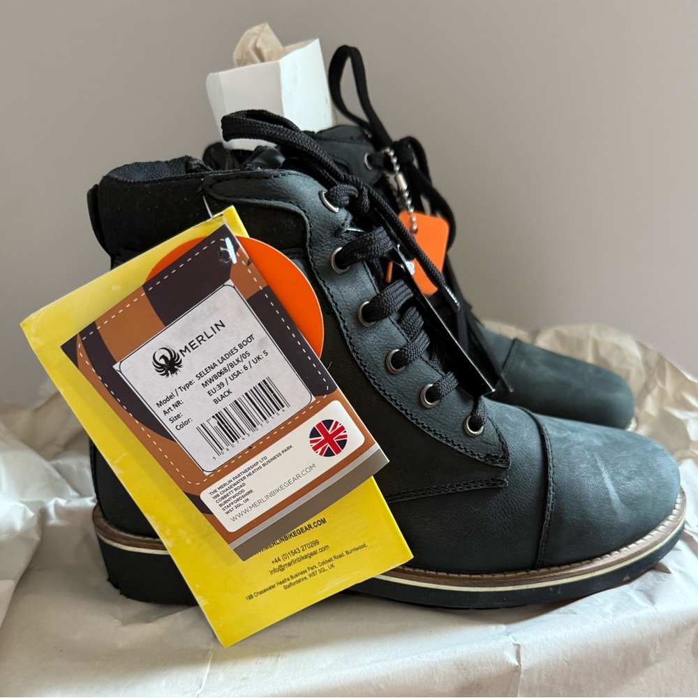 MERLIN.. Selena Women's Boots
Black / US 6